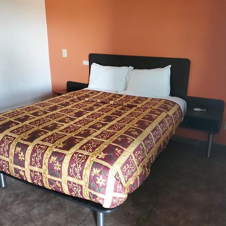 High Desert Inn Hesperia Luaran gambar