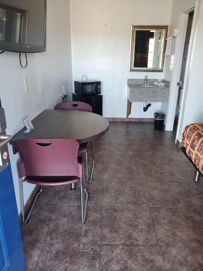 High Desert Inn Hesperia Luaran gambar